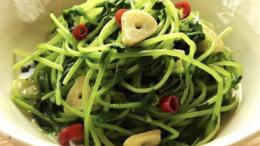 30．豆苗炒め