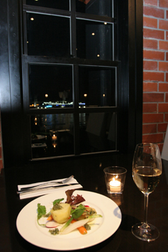 港の夜景がきれいに見えるレストラン特集　モーション・ブルー・横浜03