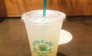 Urth Caffe　アースカフェ　横浜ベイクォーター店　お店からの写真