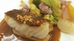 北海道産 鱈のロティ　ノワゼットソース